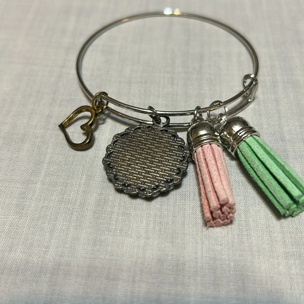 AKA Alpha Kappa Alpha Silver Bracelet Pink/Green Tassels with 1908/ heart charm